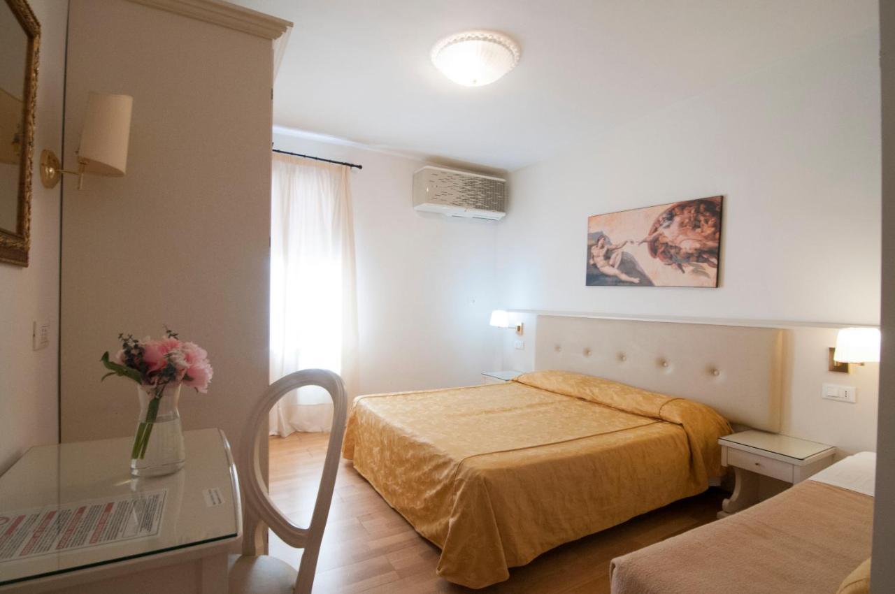 Albergo Ai Tolentini Венеція Екстер'єр фото