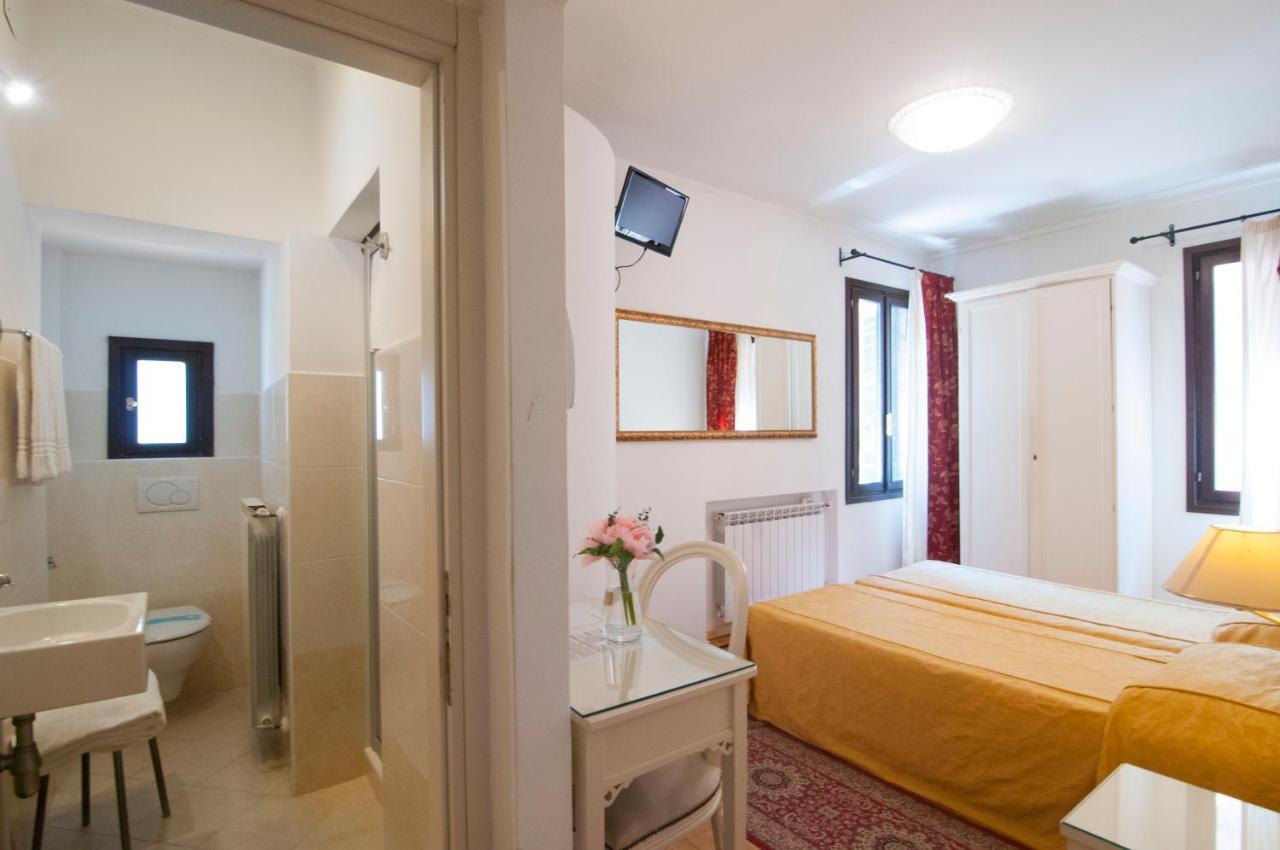Albergo Ai Tolentini Венеція Екстер'єр фото