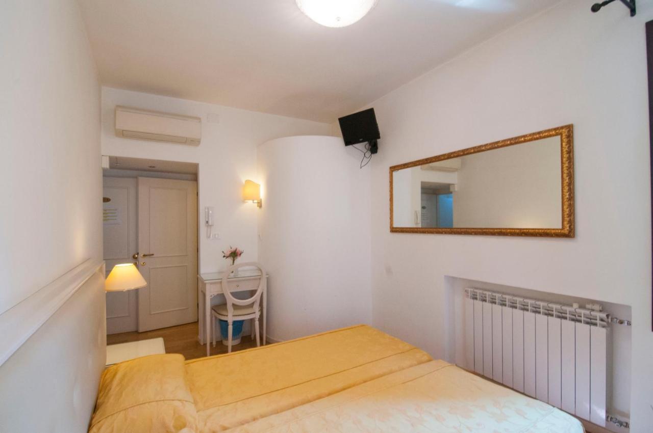 Albergo Ai Tolentini Венеція Екстер'єр фото