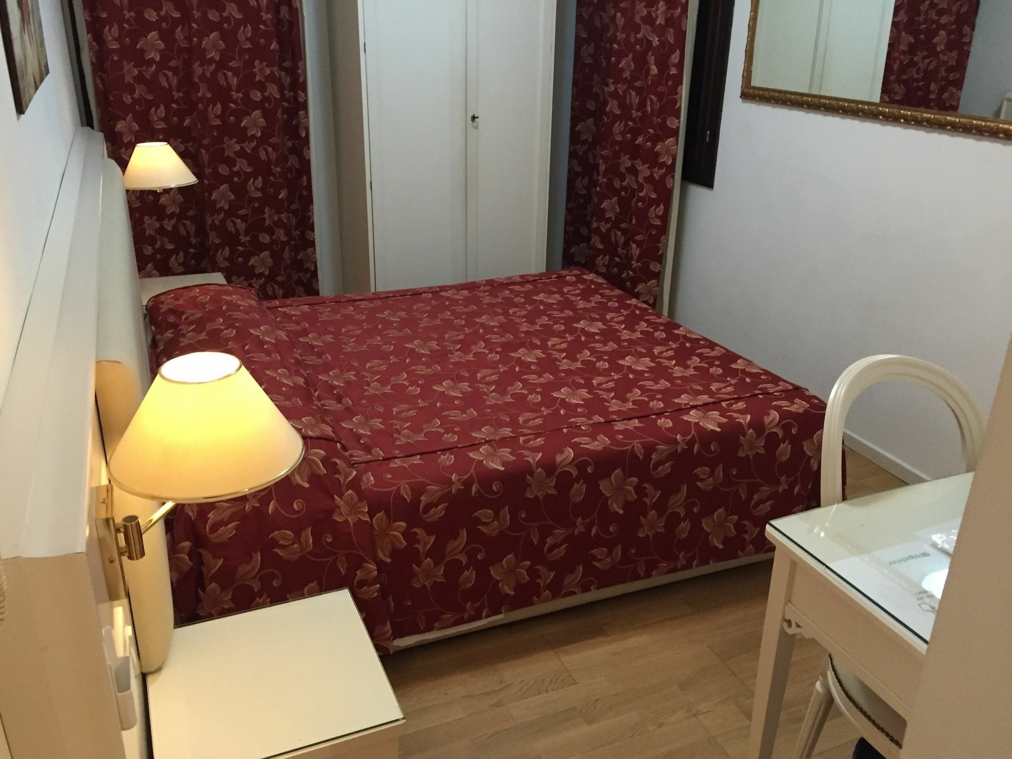 Albergo Ai Tolentini Венеція Екстер'єр фото