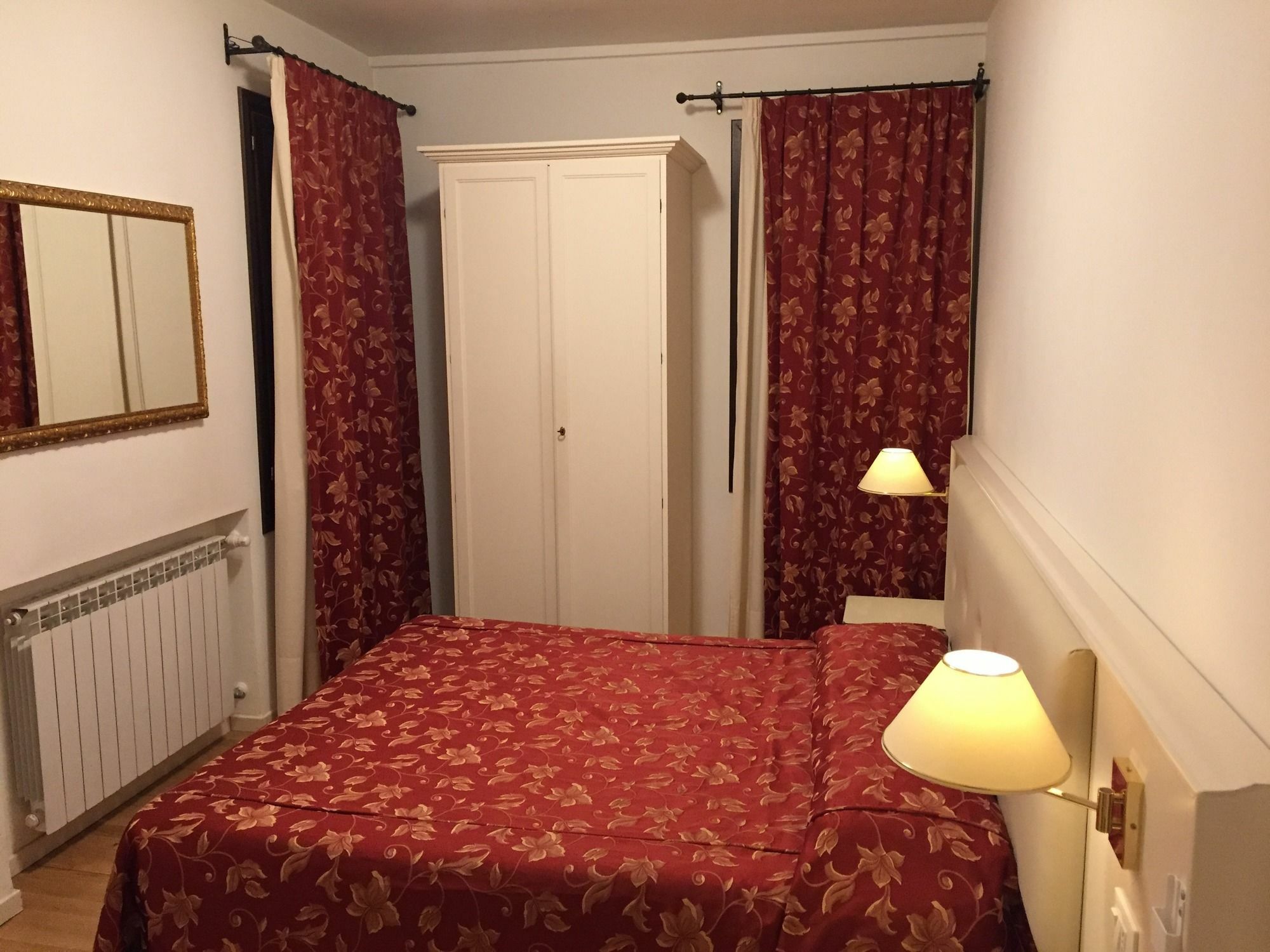Albergo Ai Tolentini Венеція Екстер'єр фото